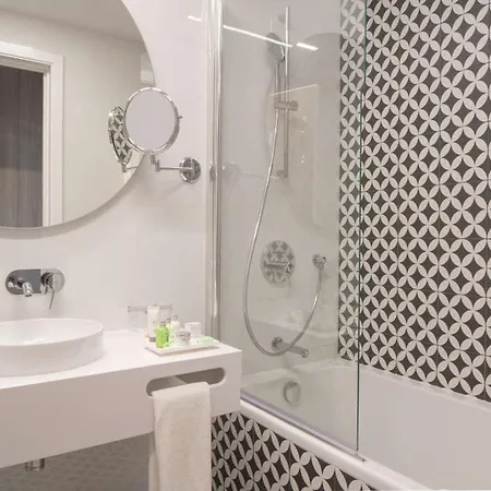 Hotel Nh Jardim 4*