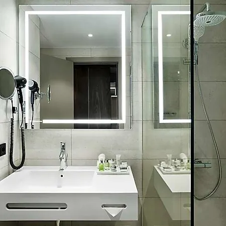 Nh Jardim Hotel 4*