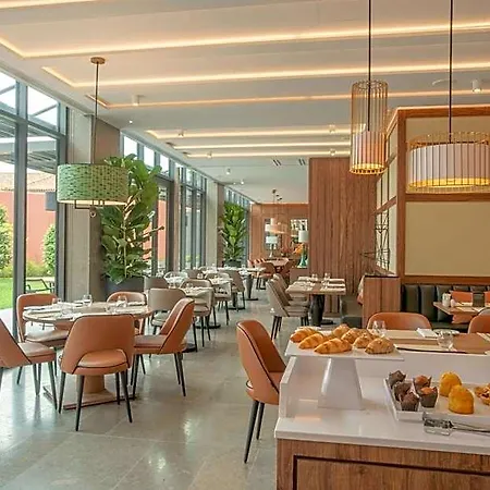 Hotel Nh Jardim